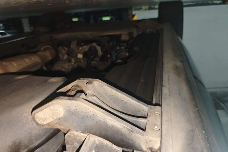 Used Land Rover Discovery 2021 360 PS R-Dynamic HSE Chassis Rear Left