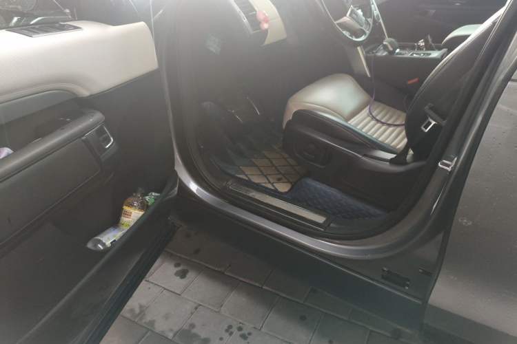 Used Land Rover Discovery 2021 360 PS R-Dynamic S Driver Seat