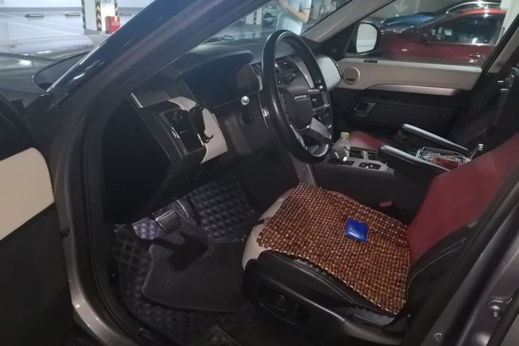 Used Land Rover Discovery 2021 360 PS R-Dynamic SE Driver Seat