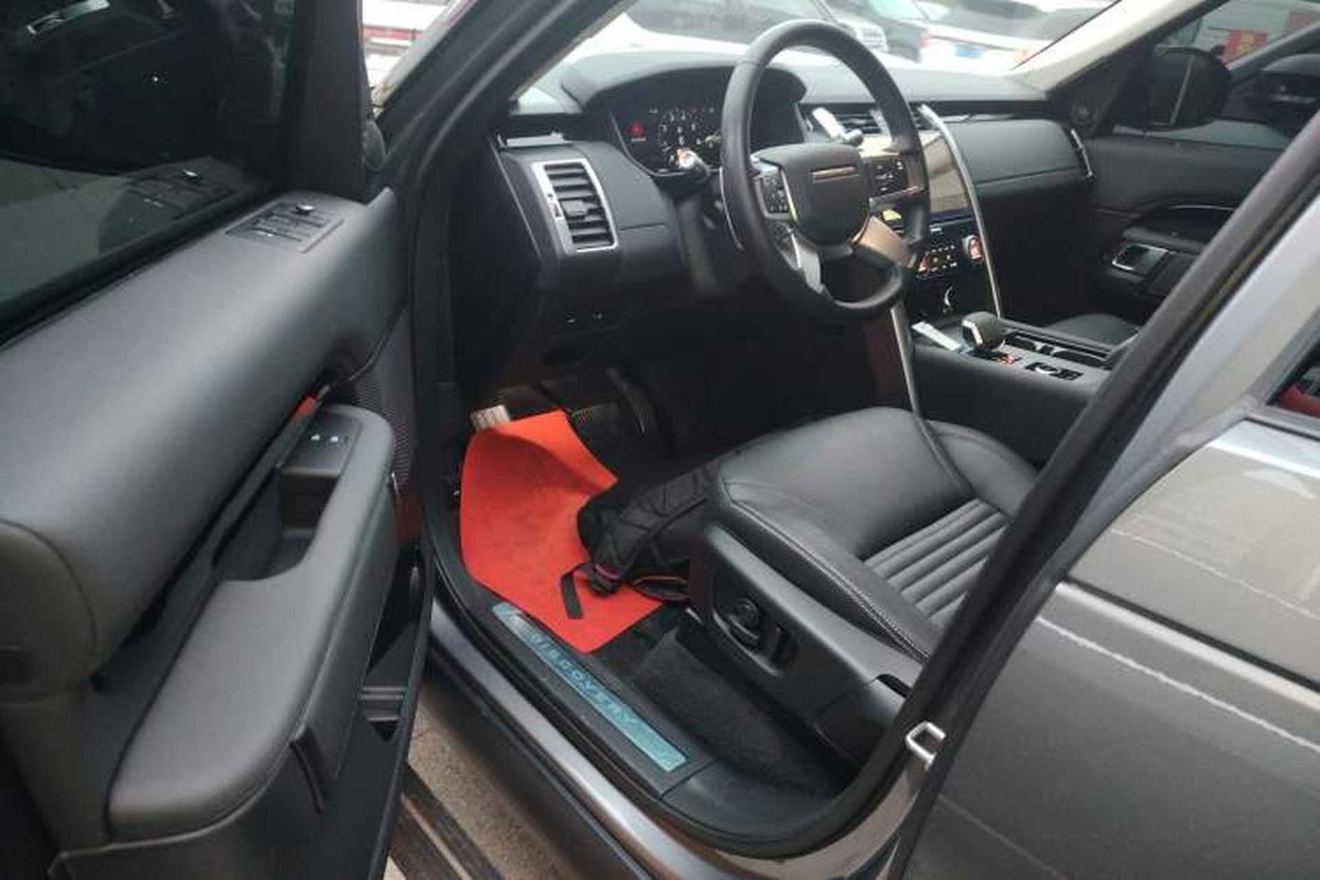 Used Land Rover Discovery 2021 300PS S Driver Seat