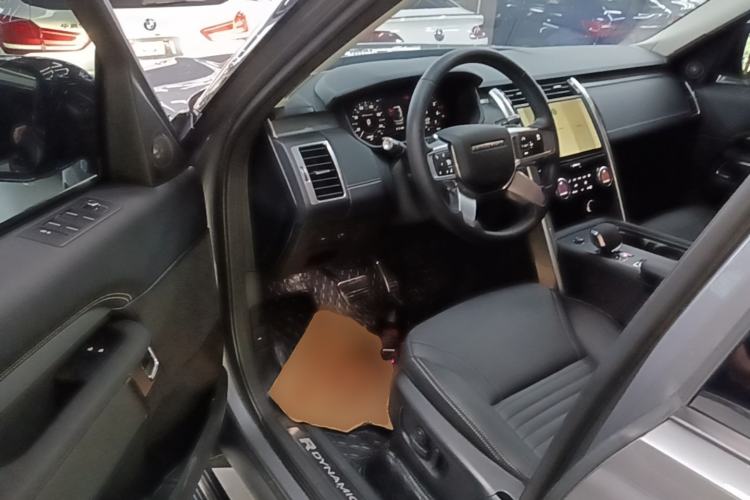 Used Land Rover Discovery 2021 360 PS R-Dynamic S Driver Seat