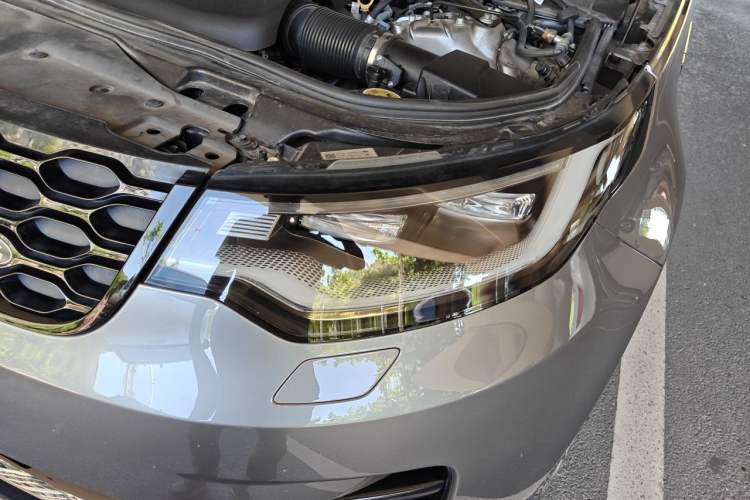 Used Land Rover Discovery 2021 360 PS R-Dynamic S Engine Bay Left