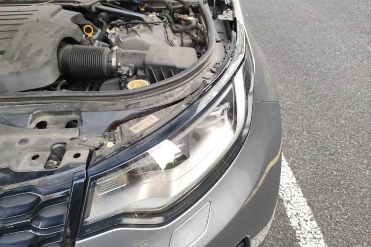 Used Land Rover Discovery 2021 360 PS R-Dynamic S Engine Bay Left