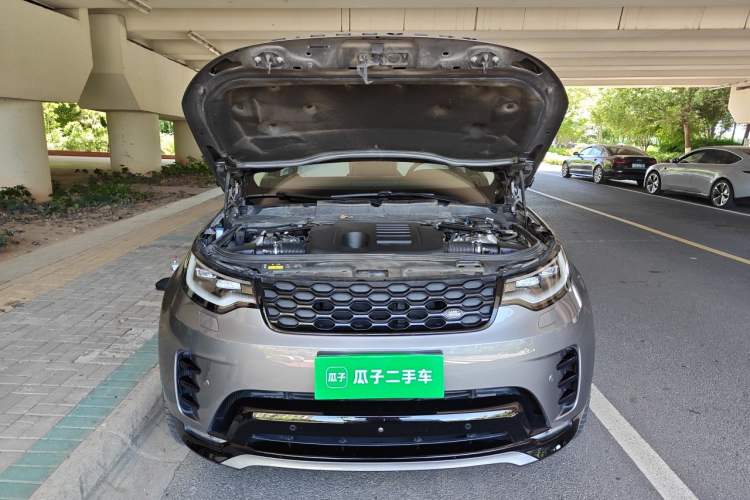 Used Land Rover Discovery 2021 360 PS R-Dynamic S Engine Bay