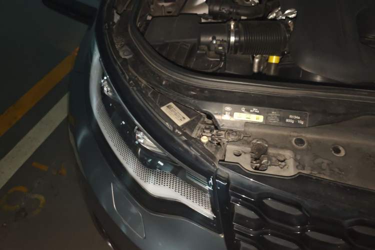 Used Land Rover Discovery 2021 360 PS R-Dynamic HSE Engine Bay Right
