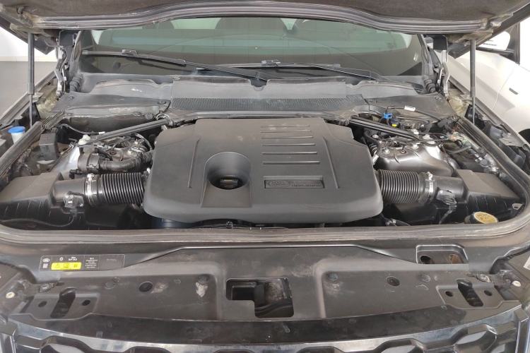 Used Land Rover Discovery 2021 360 PS R-Dynamic S Engine Bay