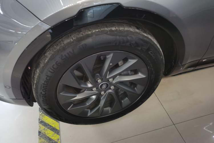 Used Land Rover Discovery 2021 360 PS R-Dynamic S Exterior 2