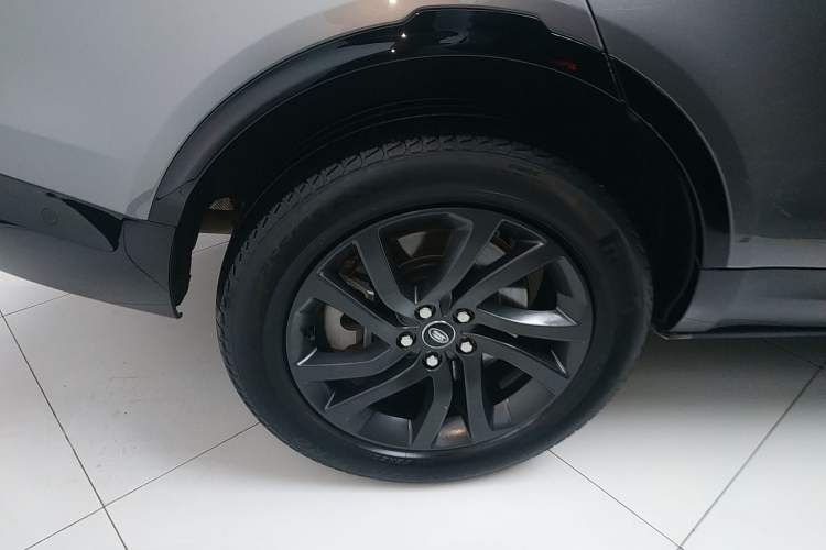 Used Land Rover Discovery 2021 360 PS R-Dynamic S Exterior 4