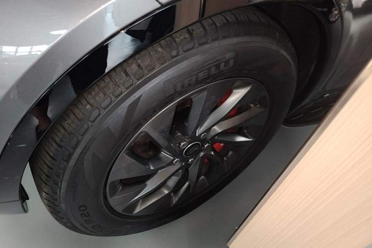 Used Land Rover Discovery 2021 360 PS R-Dynamic S Exterior 4