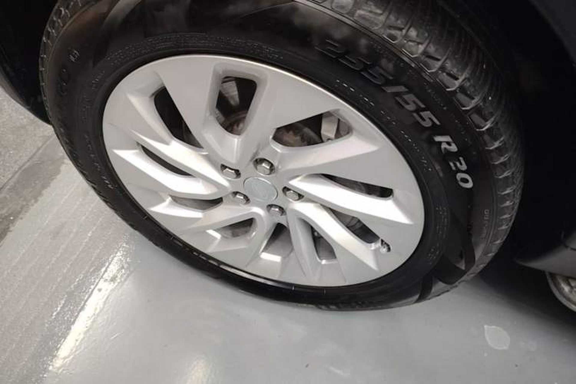 Used Land Rover Discovery 2021 300PS S Exterior 4