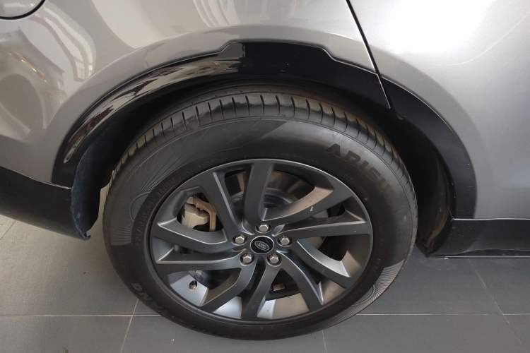 Used Land Rover Discovery 2021 360 PS R-Dynamic S Exterior 5