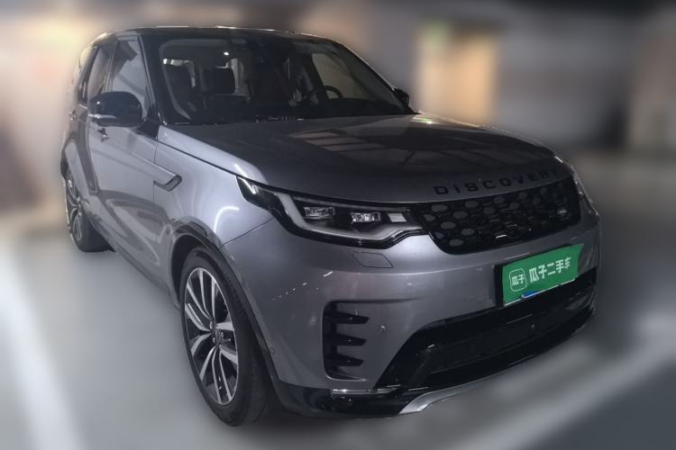 Used Land Rover Discovery 2021 360 PS R-Dynamic SE Front Right 45 Deg