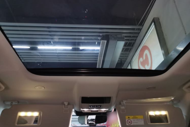 Used Land Rover Discovery 2021 360 PS R-Dynamic S Headliner