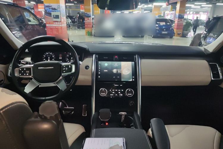 Used Land Rover Discovery 2021 360 PS R-Dynamic SE Interior 2