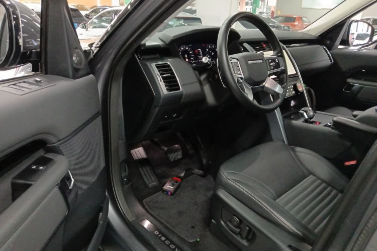 Used Land Rover Discovery 2021 300PS S Interior 3