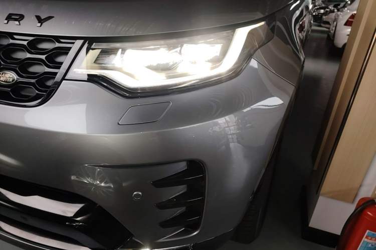 Used Land Rover Discovery 2021 360 PS R-Dynamic S Left Front Headlight