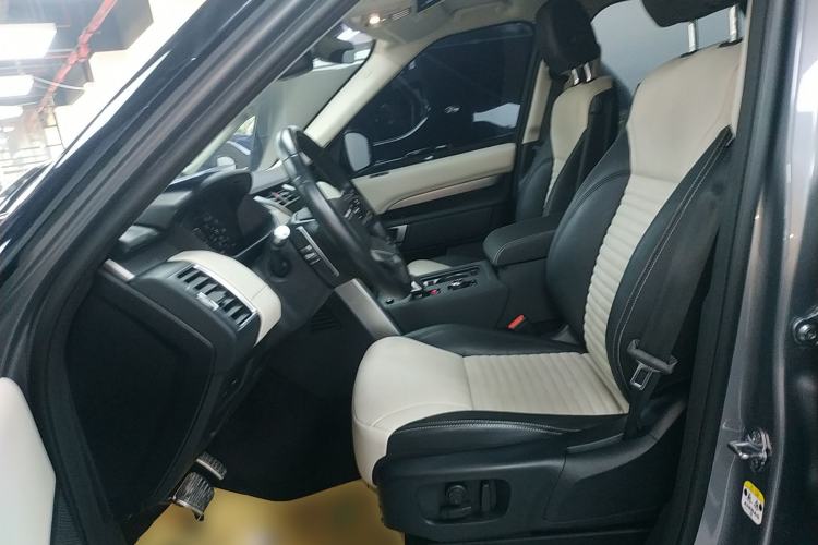 Used Land Rover Discovery 2021 360 PS R-Dynamic S Left Front Seat