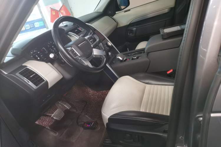 Used Land Rover Discovery 2021 360 PS R-Dynamic S Left Front Seat