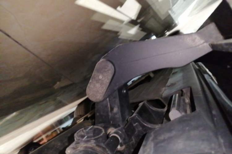 Used Land Rover Discovery 2021 360 PS R-Dynamic SE Left Side Sill