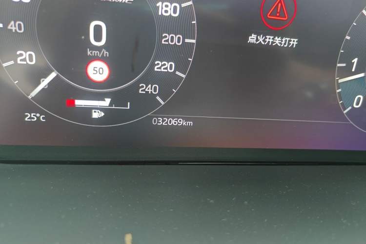 Used Land Rover Discovery 2021 360 PS R-Dynamic HSE Odometer Close Up