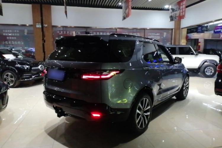Used Land Rover Discovery 2021 360 PS R-Dynamic SE Rear Right 45 Deg