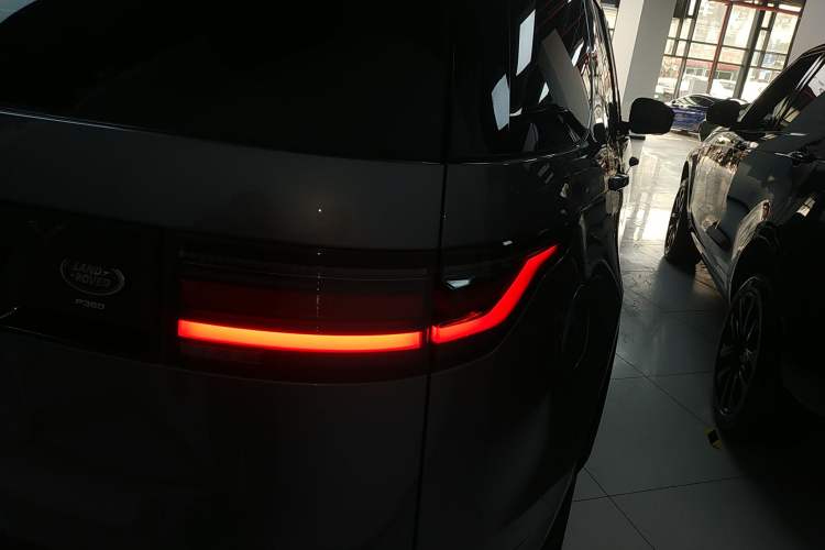 Used Land Rover Discovery 2021 360 PS R-Dynamic S Rear Right 45 Deg
