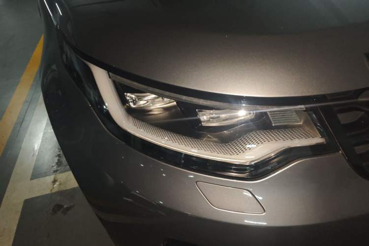 Used Land Rover Discovery 2021 360 PS R-Dynamic HSE Right Front Headlight