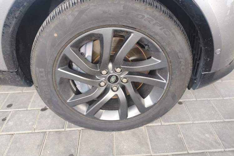 Used Land Rover Discovery 2021 360 PS R-Dynamic S Right Front Wheel Hub
