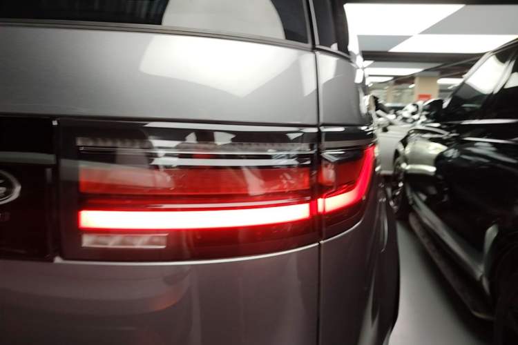 Used Land Rover Discovery 2021 360 PS R-Dynamic S Right Rear Taillight
