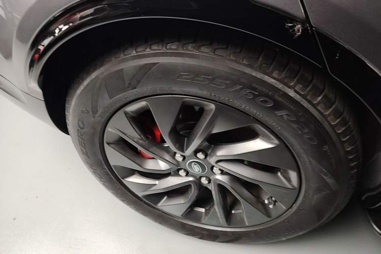 Used Land Rover Discovery 2021 360 PS R-Dynamic S Right Rear Wheel Hub