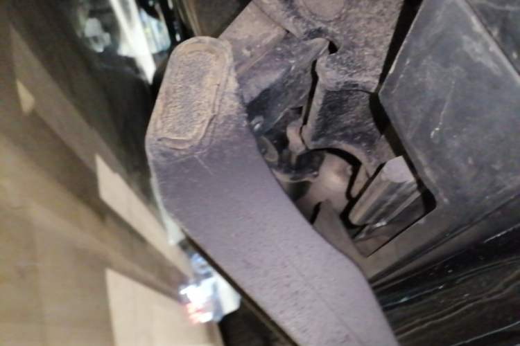 Used Land Rover Discovery 2021 360 PS R-Dynamic SE Right Side Sill