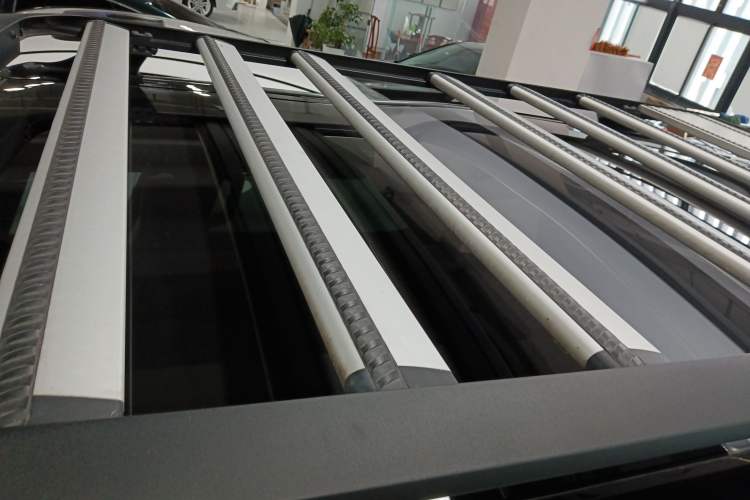 Used Land Rover Discovery 2021 300PS S Roof