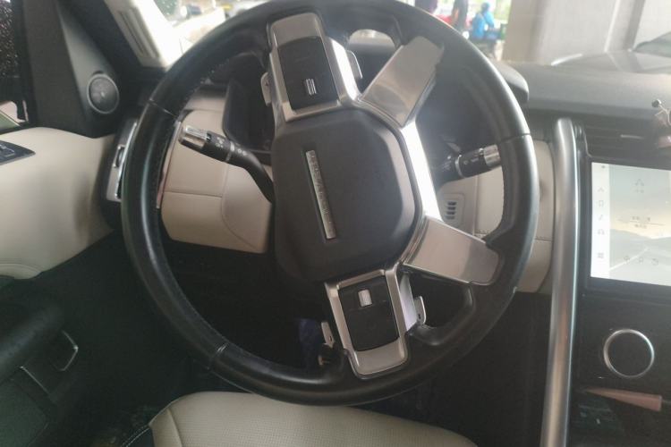 Used Land Rover Discovery 2021 360 PS R-Dynamic S Steering Wheel