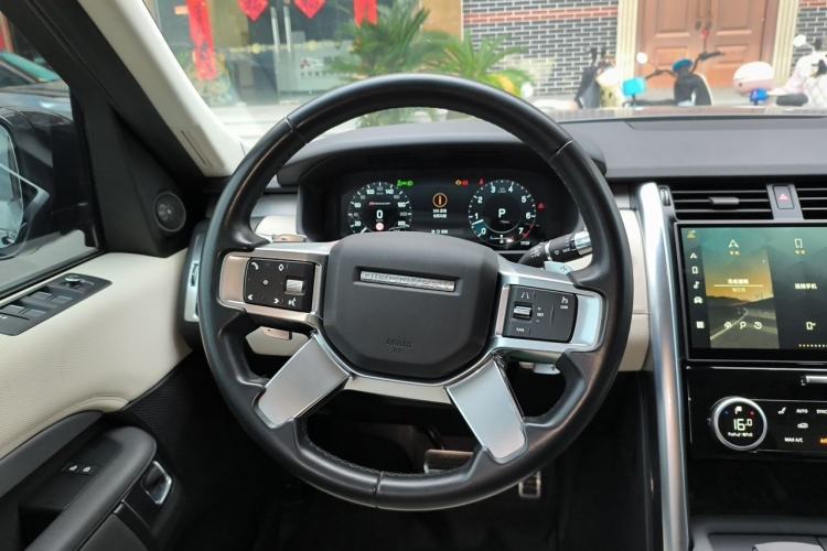 Used Land Rover Discovery 2021 360 PS R-Dynamic S Steering Wheel