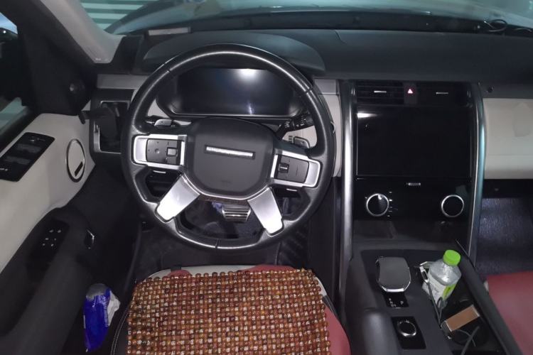 Used Land Rover Discovery 2021 360 PS R-Dynamic SE Steering Wheel