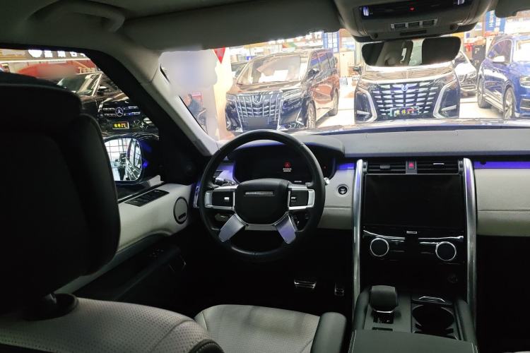 Used Land Rover Discovery 2021 360 PS R-Dynamic HSE Steering Wheel
