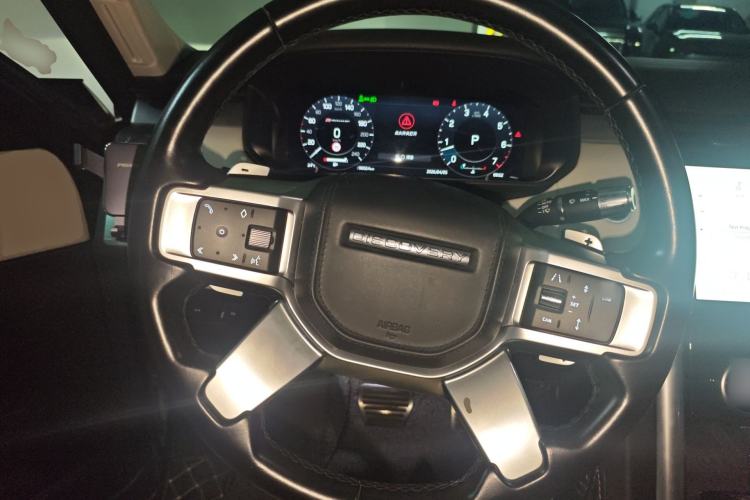 Used Land Rover Discovery 2021 360 PS R-Dynamic HSE Steering Wheel