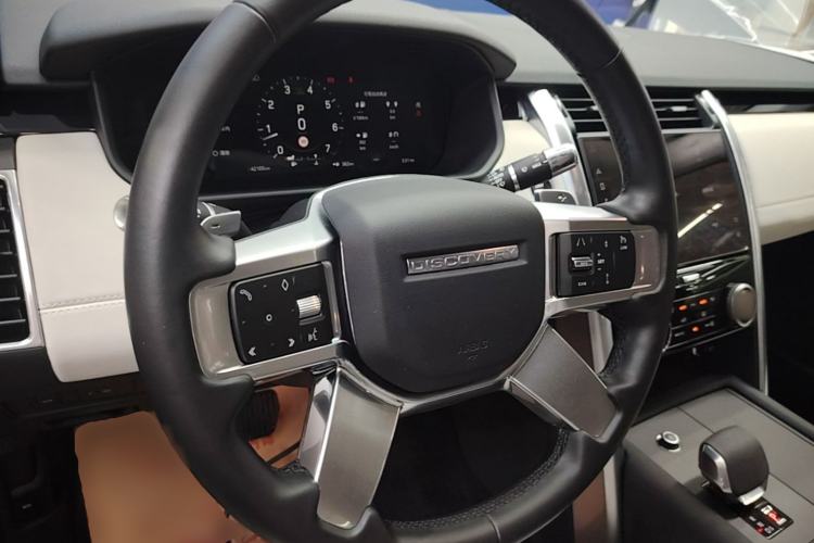 Used Land Rover Discovery 2021 300PS S Steering Wheel
