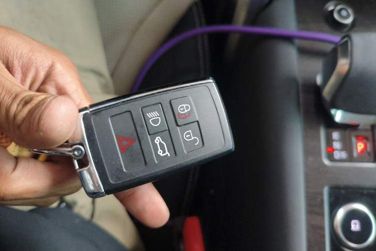 Used Land Rover Discovery 2021 360 PS R-Dynamic S Vehicle Key