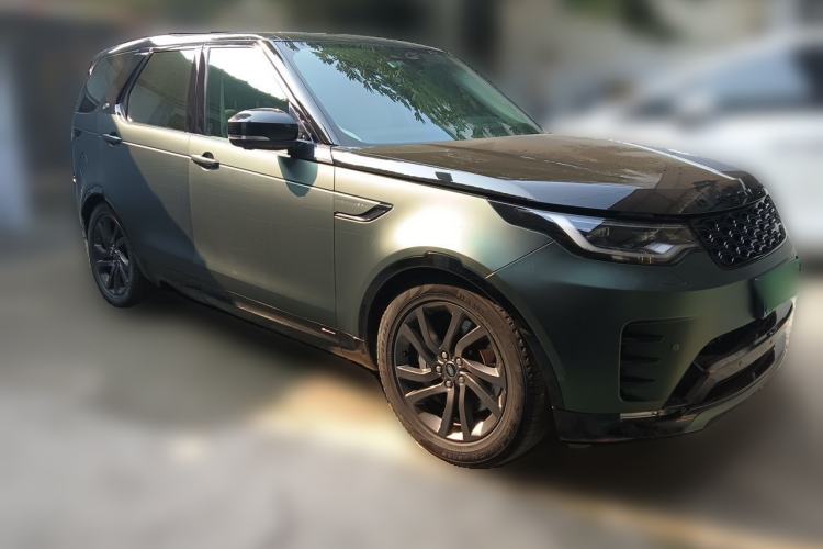 Used Land Rover Discovery 2021 360 PS R-Dynamic S Front Right 45 Deg