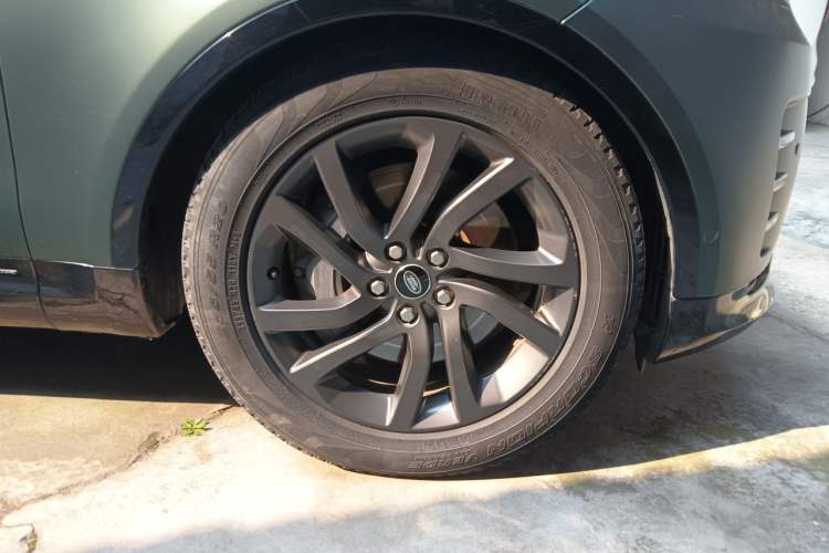 Used Land Rover Discovery 2021 360 PS R-Dynamic S Right Front Wheel Hub