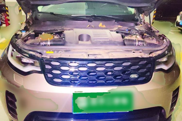 Used Land Rover Discovery 2021 360 PS R-Dynamic SE Engine Bay
