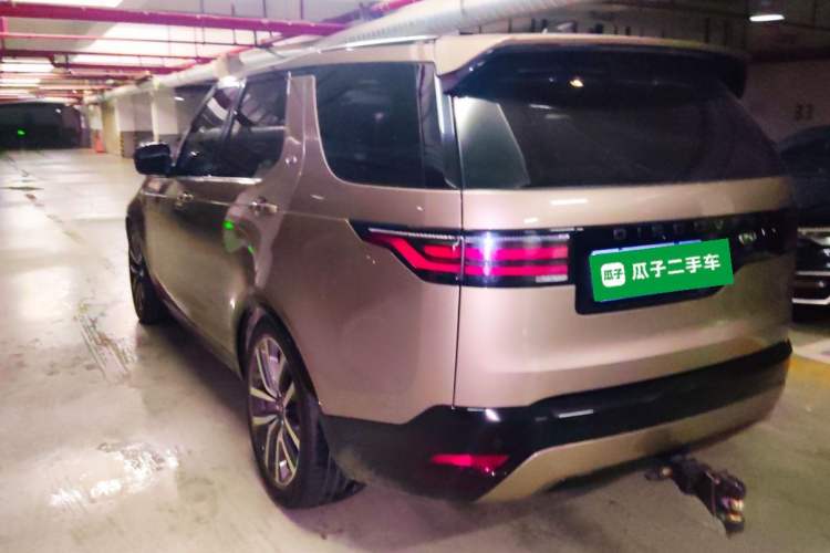 Used Land Rover Discovery 2021 360 PS R-Dynamic SE Rear Left 45 Deg
