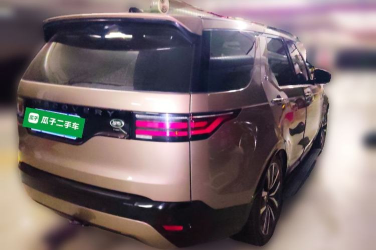 Used Land Rover Discovery 2021 360 PS R-Dynamic SE Rear Right 45 Deg
