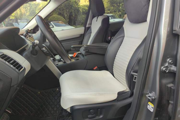 Used Land Rover Discovery 2021 360 PS R-Dynamic S Driver Seat