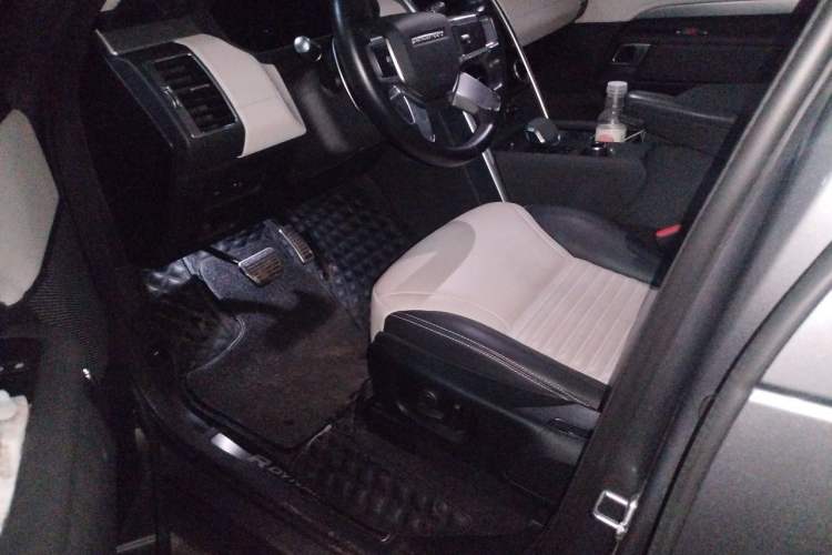Used Land Rover Discovery 2021 360 PS R-Dynamic S Driver Seat