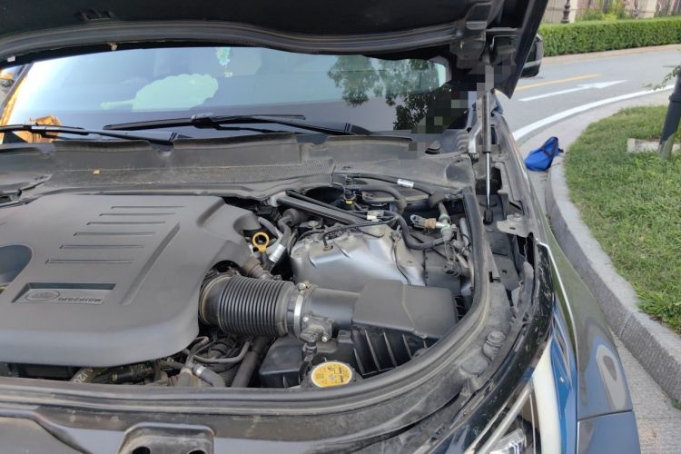 Used Land Rover Discovery 2021 360 PS R-Dynamic S Engine Bay Left