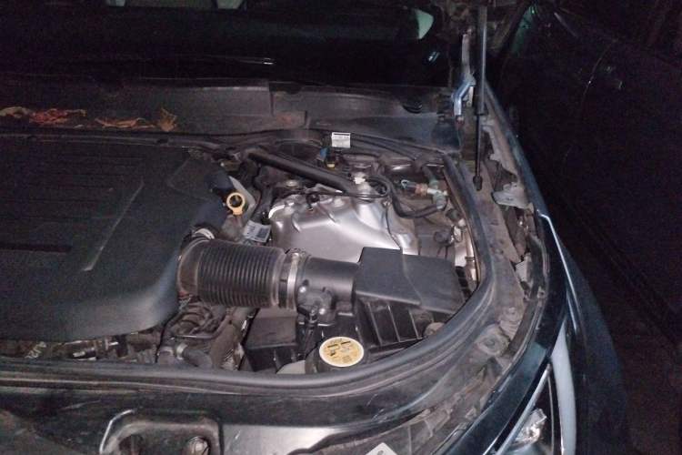 Used Land Rover Discovery 2021 360 PS R-Dynamic S Engine Bay Left