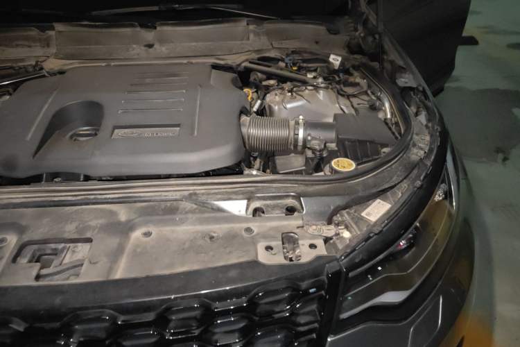 Used Land Rover Discovery 2021 360 PS R-Dynamic S Engine Bay Left