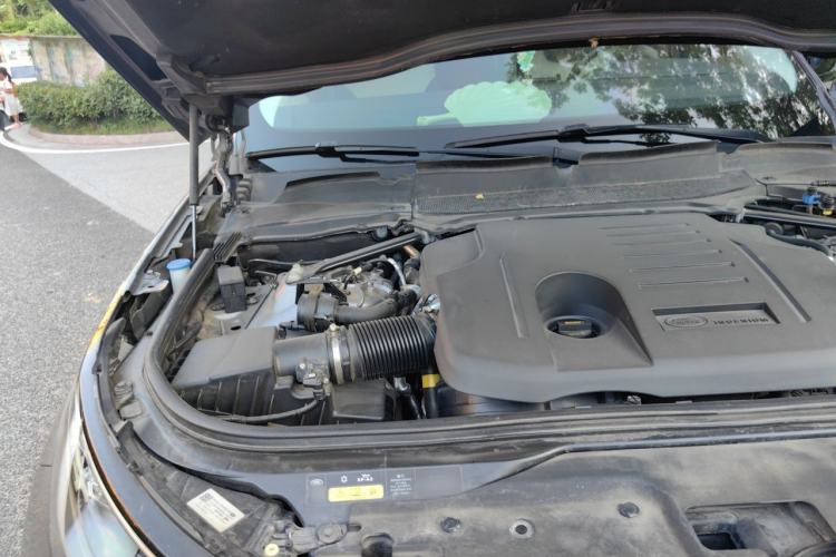 Used Land Rover Discovery 2021 360 PS R-Dynamic S Engine Bay Right